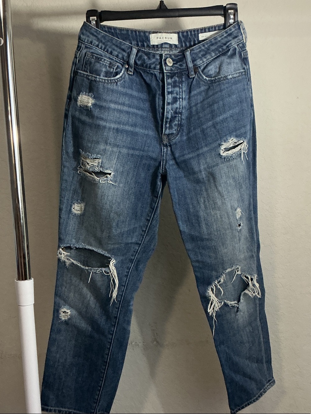👖PacSun Distressed High Waisted Mom Jeans Size 24 Medium Wash Ripped Ankle Denim
